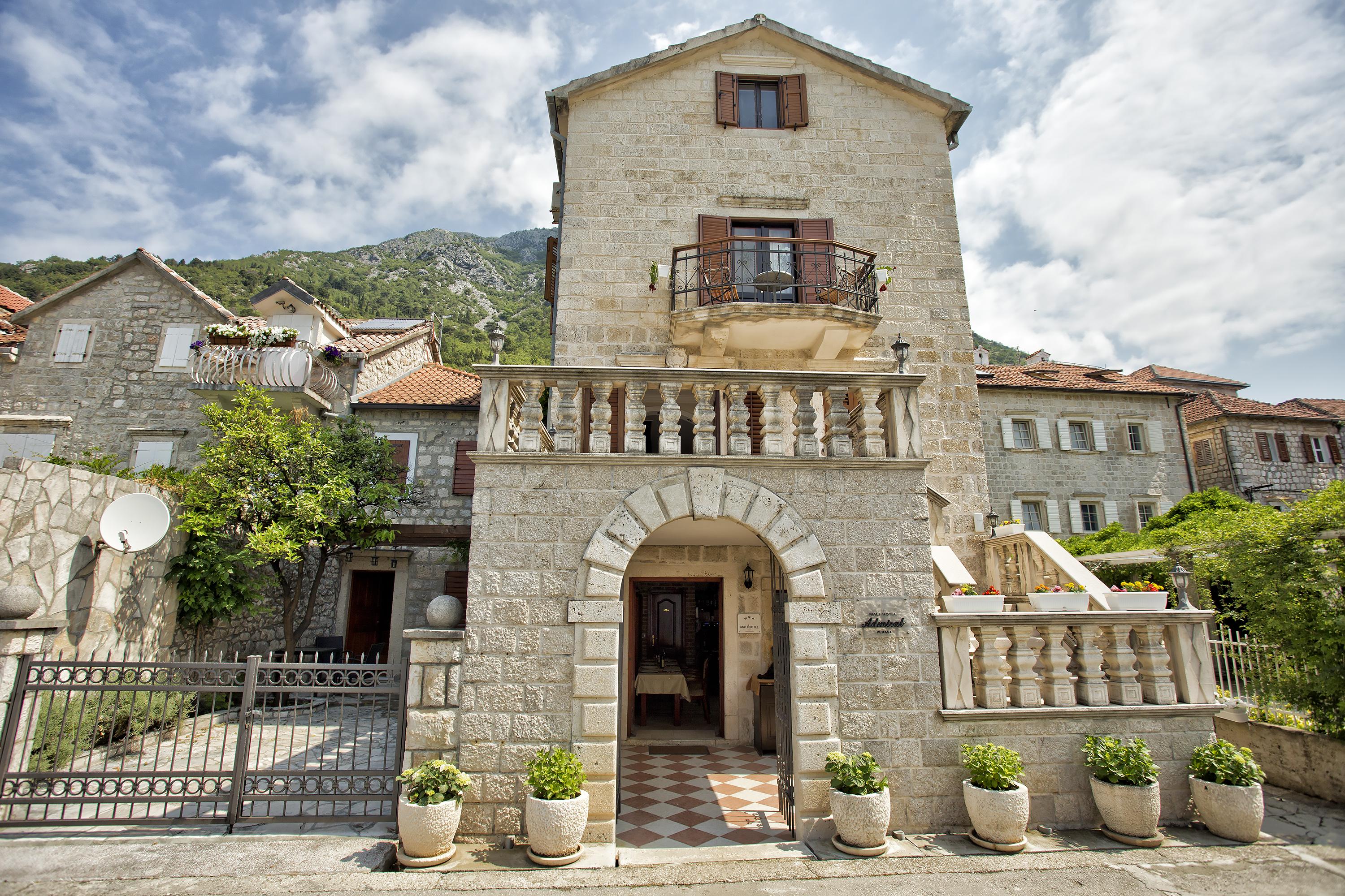 Apartments Admiral Perast Buitenkant foto