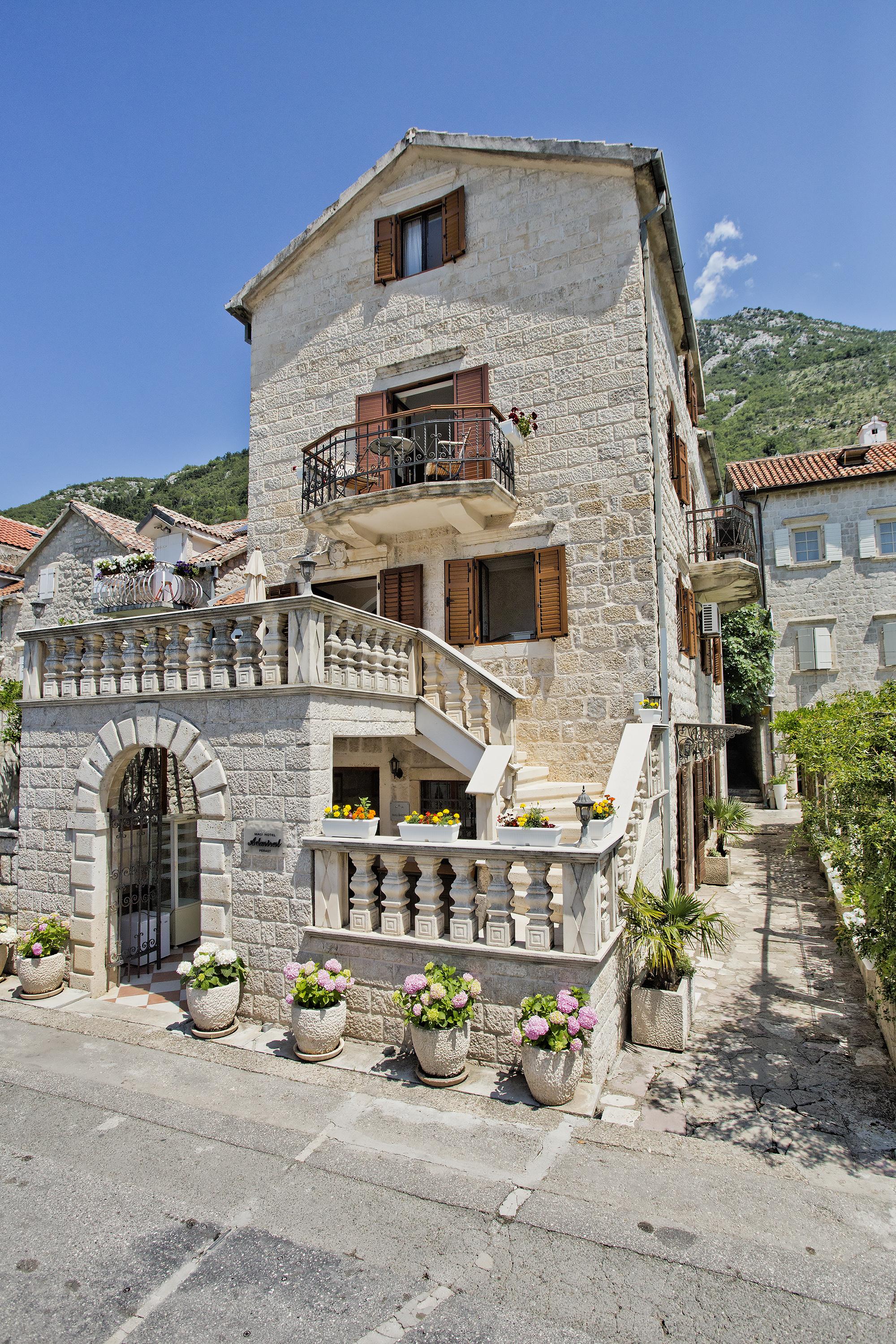 Apartments Admiral Perast Buitenkant foto